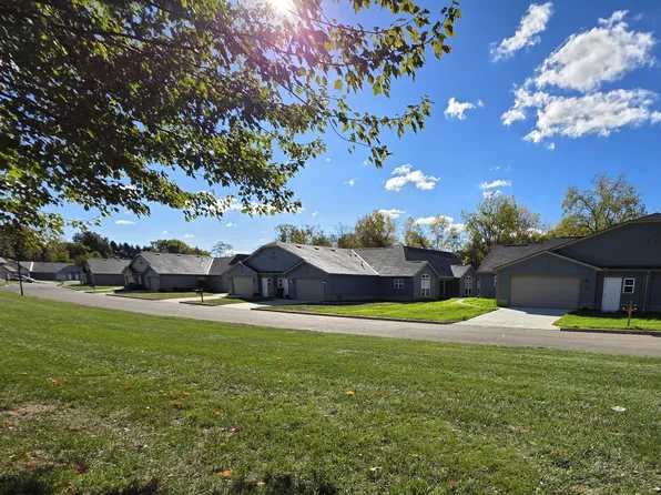 704 Olde Creek Dr, Newark, OH 43055