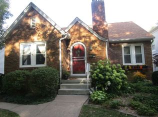 2040 11th St, Moline, IL 61265