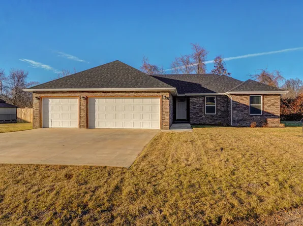215 W Canterbury Lane, Willard, MO 65781