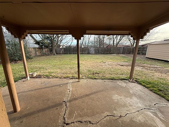 5th image of 415 W Highland Dr