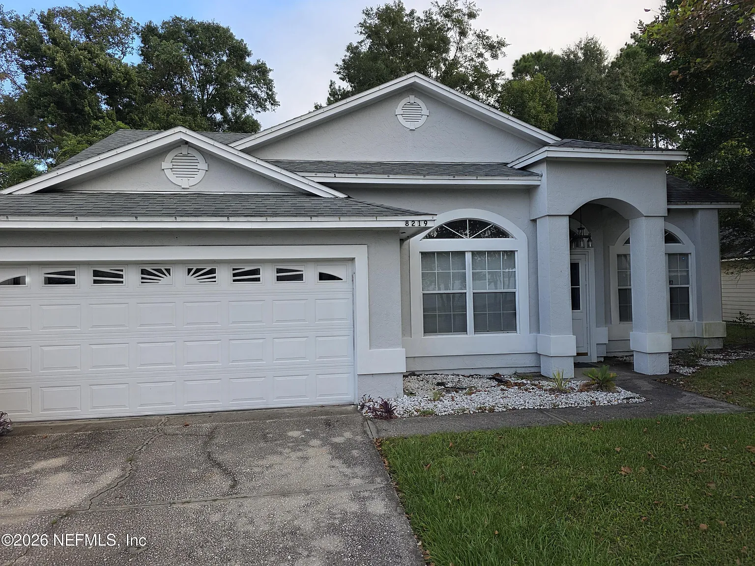 3 bed, 2.0 bath, 1880 sqft, $1,875 — Photo 2