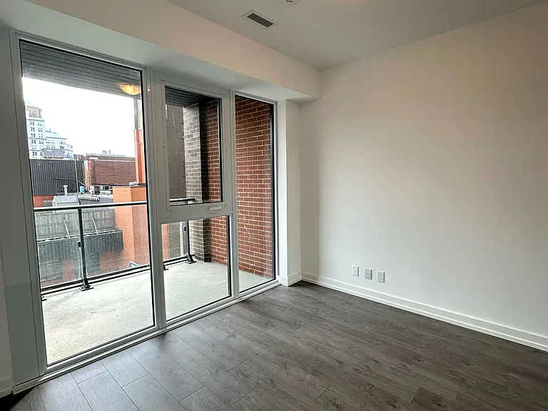 75 James St S #411 — Photo 15