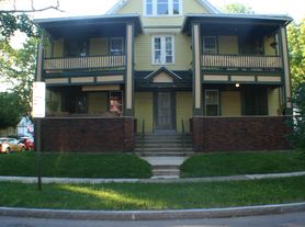 856 Meigs St., 1 BR Front