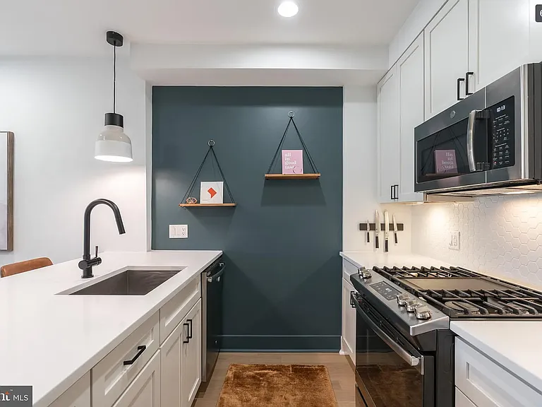 3614 12th St NE #7 — Photo 3