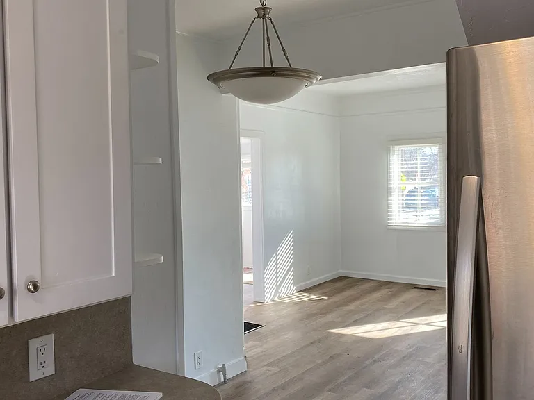 1884 S 1900 E — Photo 11