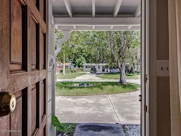 5138 Spring Glen Rd-MLS_Size-007-6-Foyer