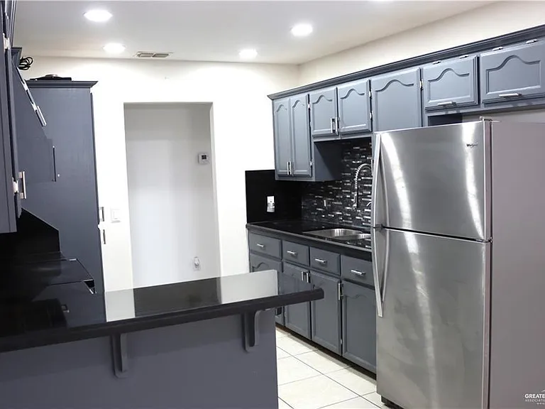 3804 W Kerria Ave — Photo 3