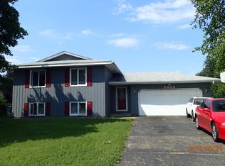 5332 Brookdale Dr N, Brooklyn Park, MN 55443