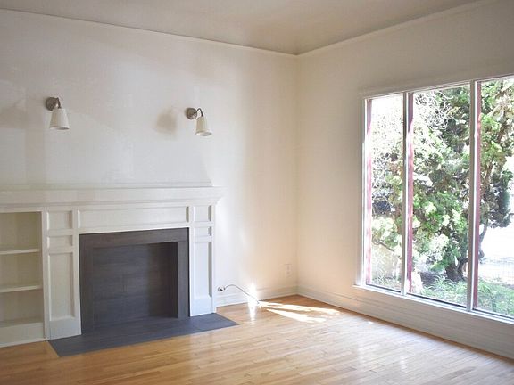 4th image of 1753 Washington Way #B