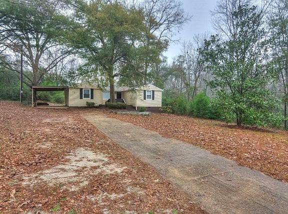 3rd image of 207 River Bend Dr