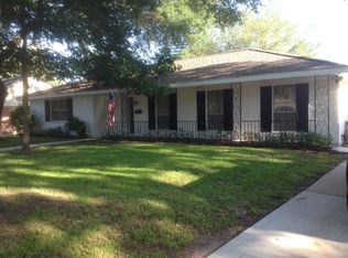 10611 Burgoyne Rd, Houston, TX 77042