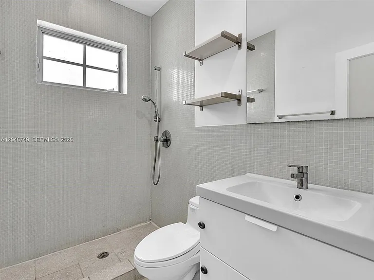 1045 Lenox Ave #12 — Photo 22