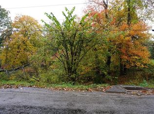 125 Carol Rose Dr, Beaver Falls, PA 15010