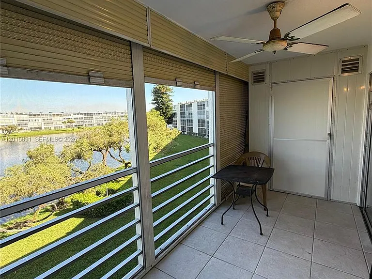 3032 Hythe Pl #3032-B — Photo 18