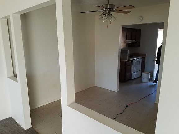 3rd image of 4616 Gates Ave