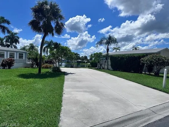 1002 Silver Lakes BLVD, NAPLES, FL 34114