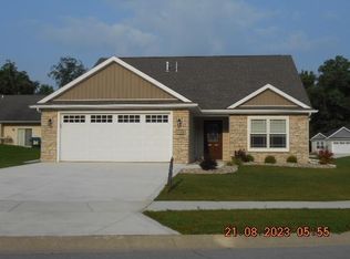 508 Williamson Cir, Angola, IN 46703