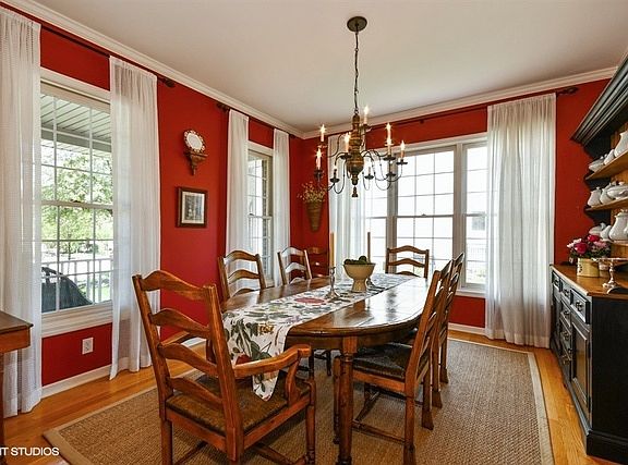 5th image of N302 Baker Dr