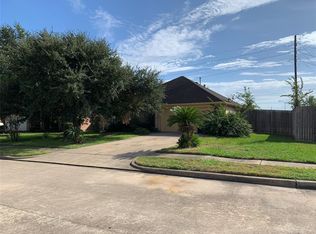 4715 Park Breeze Dr, Fresno, TX 77545