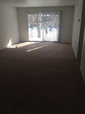 4th image of 2722 Golfside Dr APT 912