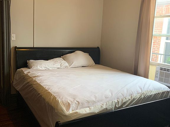 this is a king sized bed