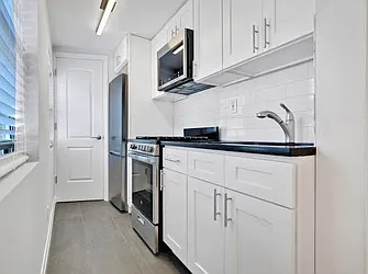 Rented by R New York