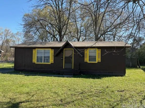 717 N Elm St, Hope, AR 71801