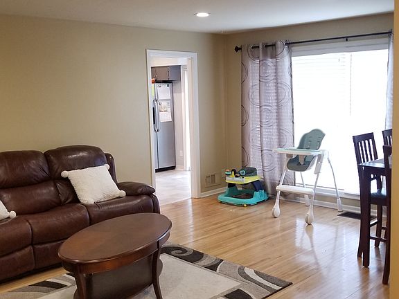 4th image of 524 N Bellevue Ave