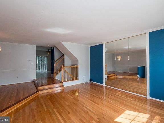 3rd image of 7761 Desiree St