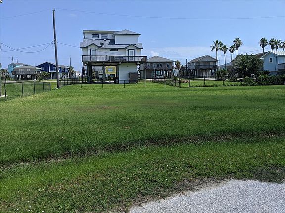 2nd image of 23115 Miramar Cir