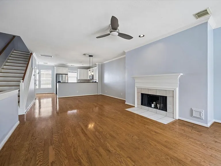 1299 Van Buren St — Photo 7