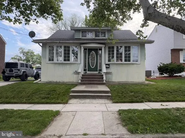 1749 W River Dr, Pennsauken, NJ 08110