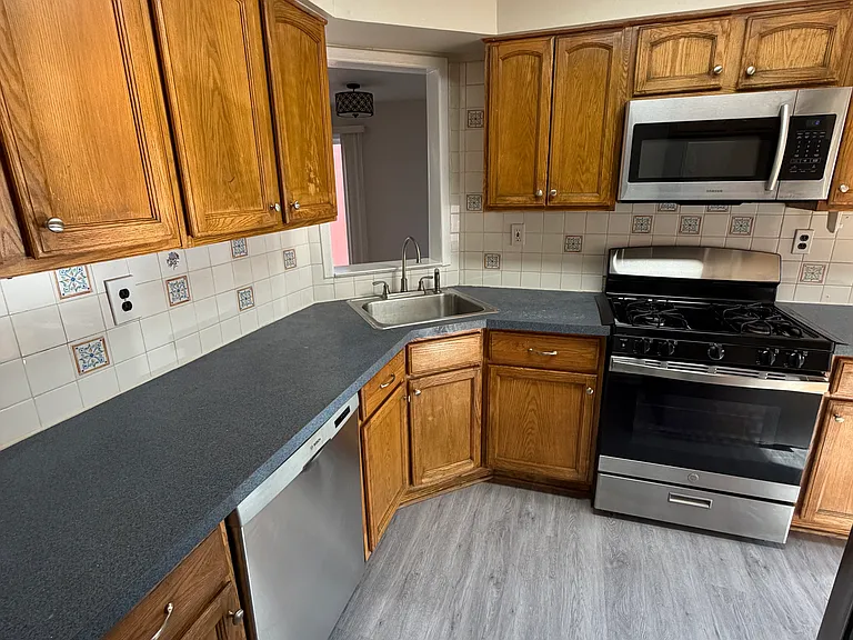 85 Riverbend Dr — Photo 4