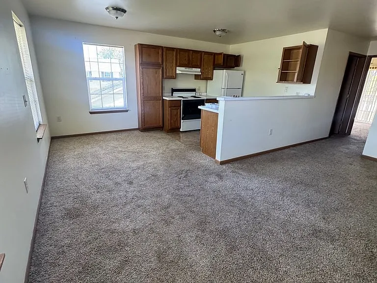 21 Iki Dr — Photo 2