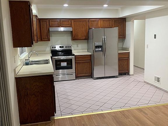 4th image of 6014 Quaker Hill Dr