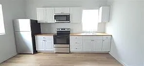 257 SW 12th St #1 — Photo 4