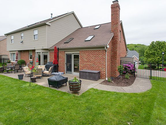 3rd image of 5530 Saddlebrook Dr