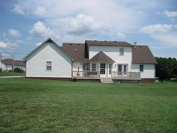 3rd image of 279 Willow Brook Dr