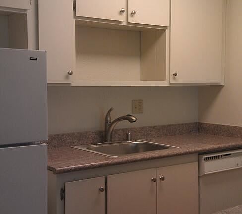 4th image of 1627 H St APT 12