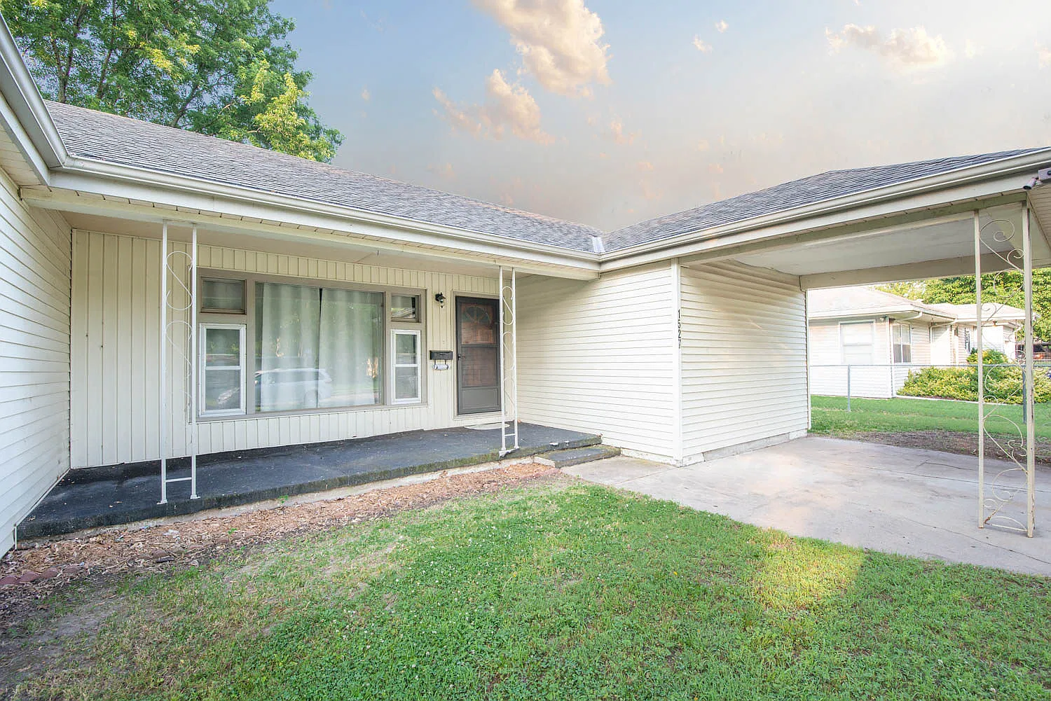 3 bed, 1247 sqft, $1,200 — Photo 2