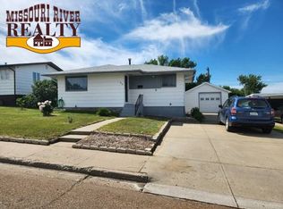 919 Valley Dr, Glasgow, MT 59230