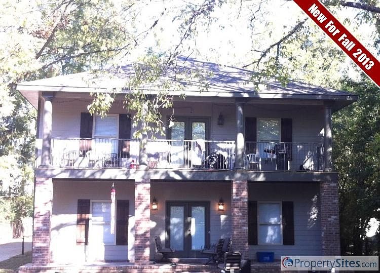 1st image of 496 Wesley Pl