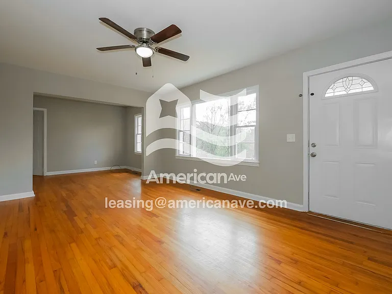 1067551_002_living_room_13632932.jpg