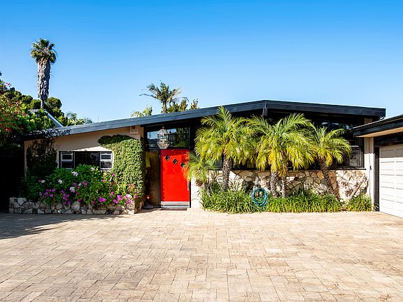 3rd image of 7147 Macapa Dr