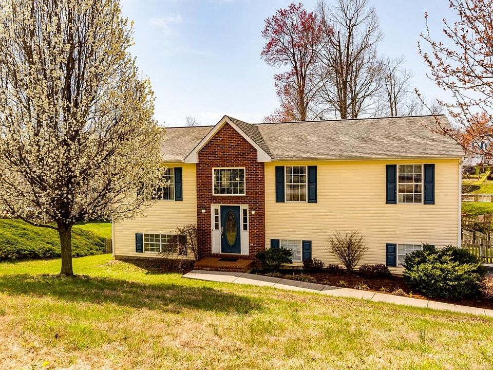 1st image of 4710 Celtic Cir
