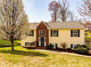 4710 Celtic Cir, Salem, VA 24153
