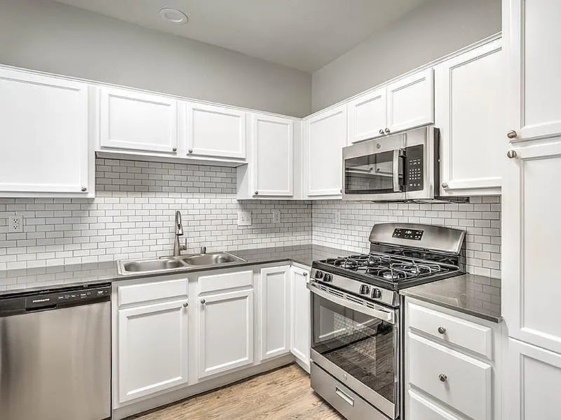 Suncrest Townhomes — Photo 4