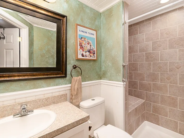 1753 Cove Cir E — Photo 14
