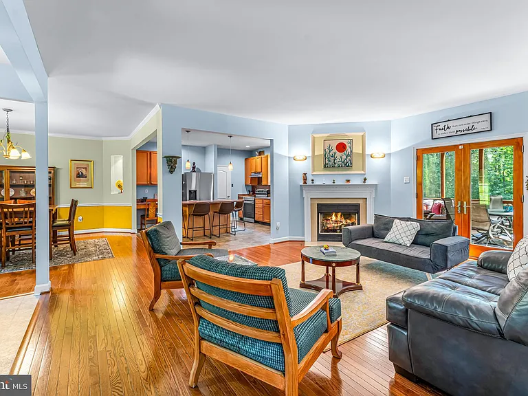 10870 Hammond Dr — Photo 9