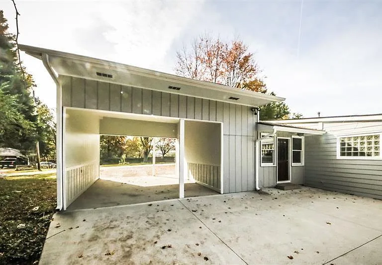 5075 Winters Chapel Rd — Photo 51